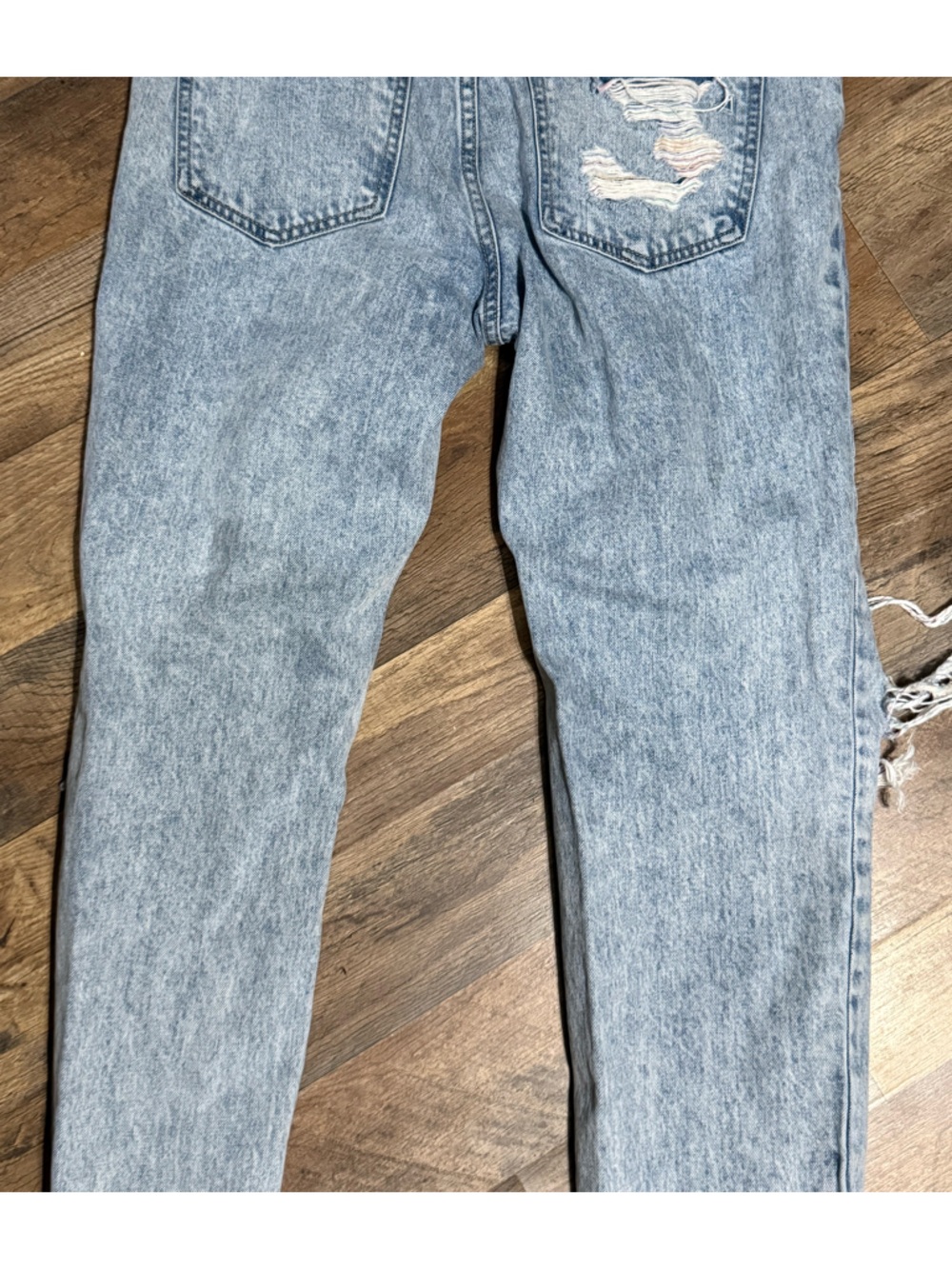 Hidden Jeans Rainbow Thread Distressed Light Wash Ankle Jeans - Picture 6 of 8
